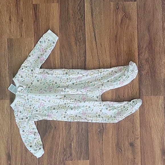 8 0-3 M sleepers. - Picture 3 of 9